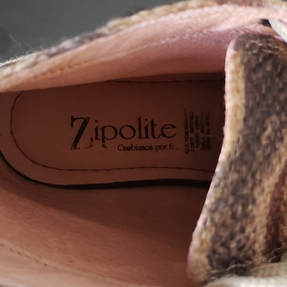 Shoes - Picture 4 of 4